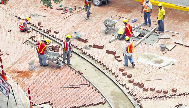 Construcción de obras civiles es una de las actividades que más consume materiales.(Archivo)