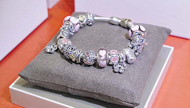 MG. Pulsera Pandora, ideales para regalar en el cumpleaños de ese ser amado u otra ocasión especial. Los dijes también se compran en MG, Multiplaza.