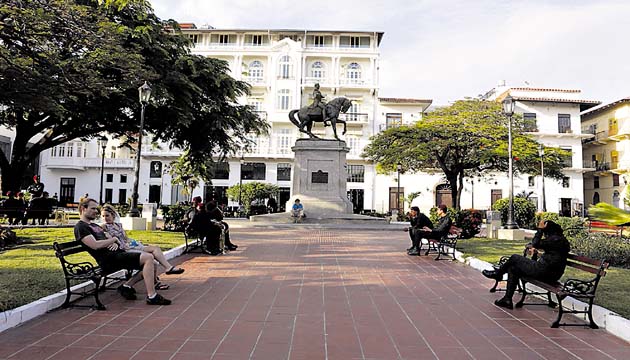 Plazas y parques fueron rehabilitados en el sitio histórico.(Archivo)