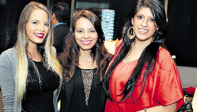 2. Sarah Seferlis, Raquel Seferlis y Clara Kossba.
