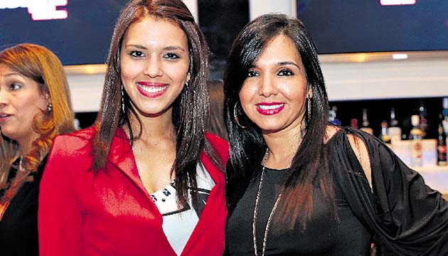 5. Carolina Castillo y Stefani Villalaz.