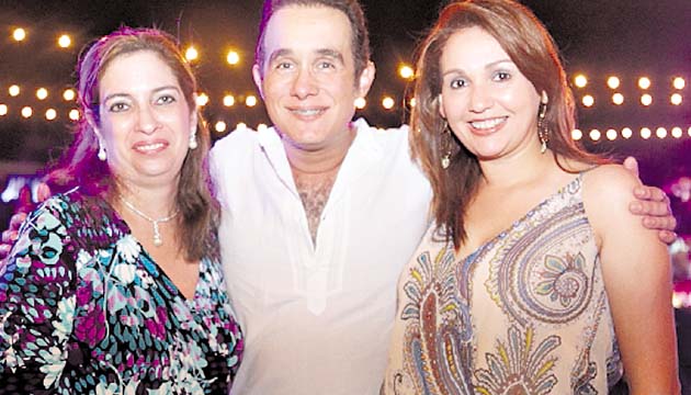3. Ivette de Delgado, Armando Mocci y Omayra de Mocci.