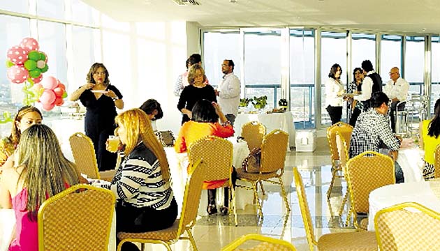 3. Amistades y familiares se hicieron presentes.