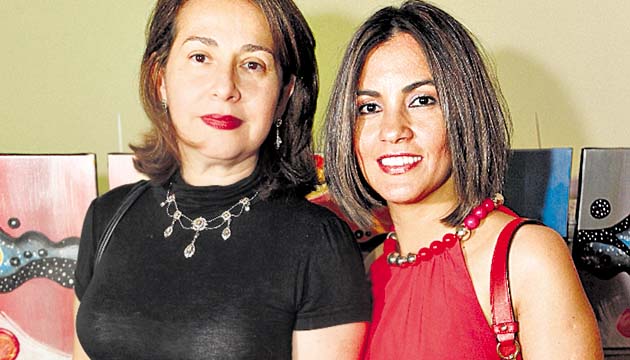 4. Vanesa Vargas y Dixiana Mayers.