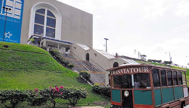 El tranvía te lleva a las esclusas de Miraflores y centro de visitantes.(Cortesía: Tranviatour)