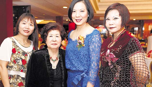 3. Xin-Kiu-Yau, Nancy John, Carolina Siu y Mei Chei Lin.