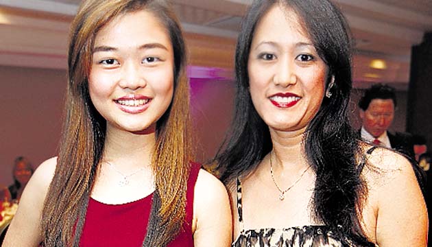6. Elena Chen y Carolina Cho.