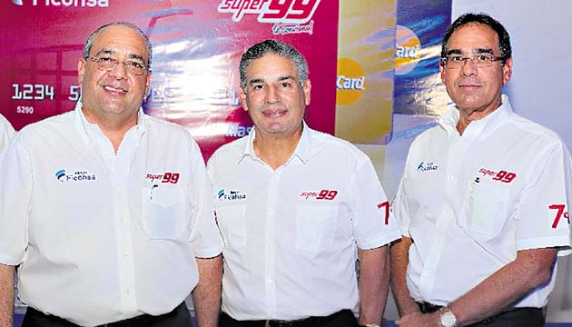 5. Camilo Atala, Juan Antonio Niño y Santiago Duque.