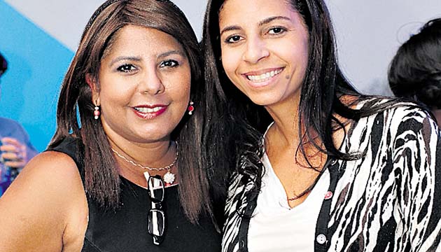 8. Lucy González y Jackeline Correa.