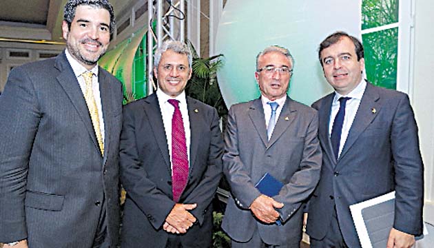 4. Andrés Hernández, Jorge Salas, José Manuel Caneiro y Francisco Botas.