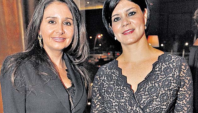 8. Maru del Hierro y Karla de Castillo.