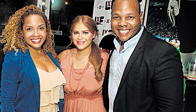 4. Stephanie Peña, Joana Palacios y Alfredo Smith.