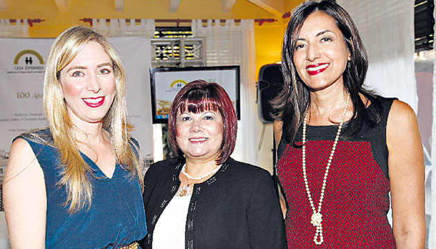 2. Verónica Herrera de Mora, María Yolanda Traslaviña y María Alejandra Eisenmann.