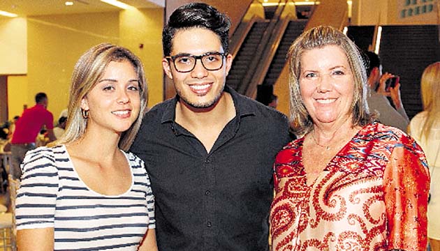 2. Marelis Pedroso, Asbel Nazar y Lilian Morhaim.