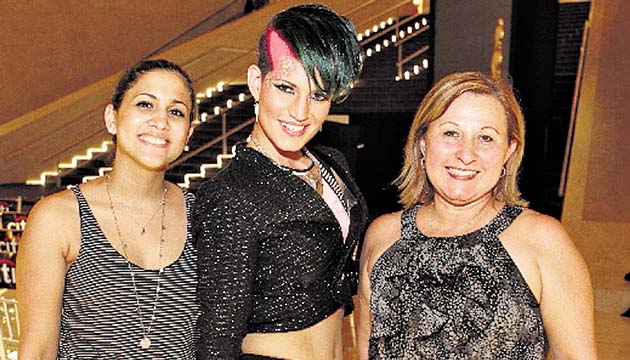 3. Marta Orcasita, Sara Castro y María Elvira Orcasita.