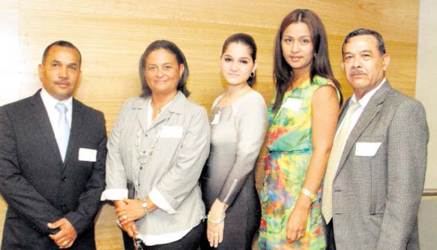 5. Ernesto Castro, Alma Pinzón, Angélica Rodríguez, Yeamaris Estrada, Efraín Santamaría y José García.