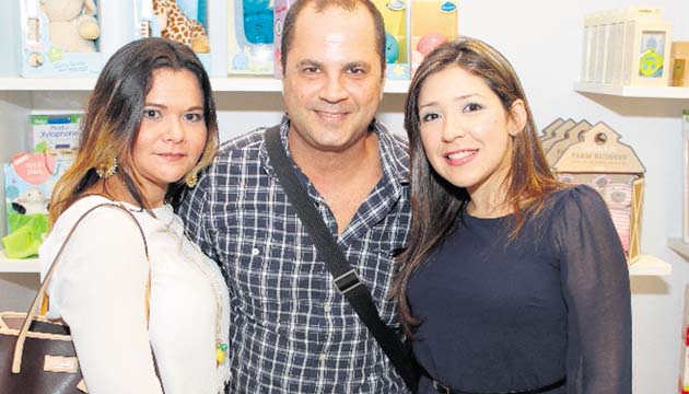 5. Eilin Ollarves, Daniel Pérez y María Fernanda Evanipa.