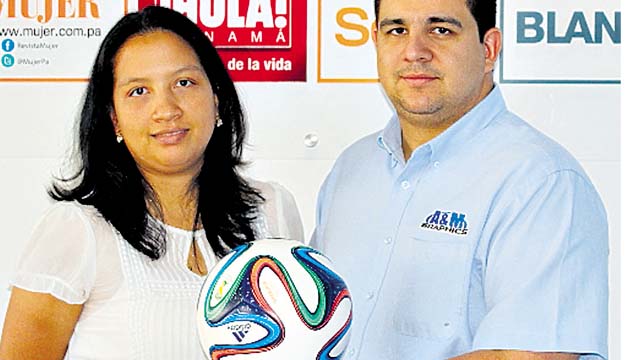 2. Primeros suscriptores: Ixel Mojica y Eduardo Arjona, de A&M Grafics.
