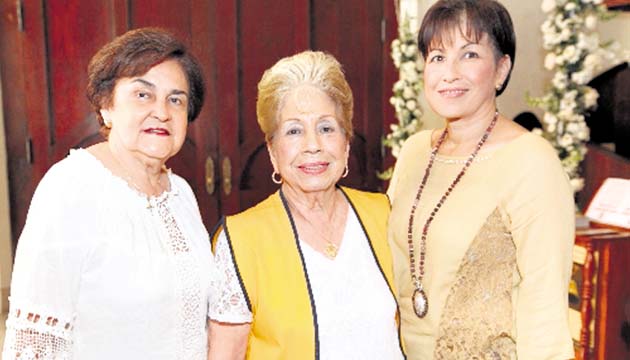 4. Guillermina de Miro, Gladys de Capriles y Gladys Capriles.