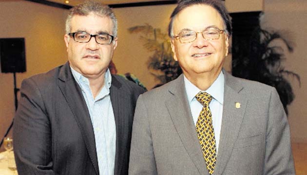 4. Roderic Mcgowen y Roberto Roy.