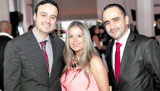 3. Albin Strothers, Vivian Davis y Renato Arias.