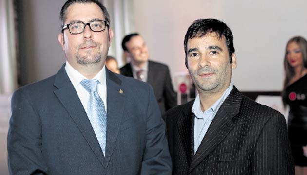 8. Dany Yaker y Michael Zagrani.