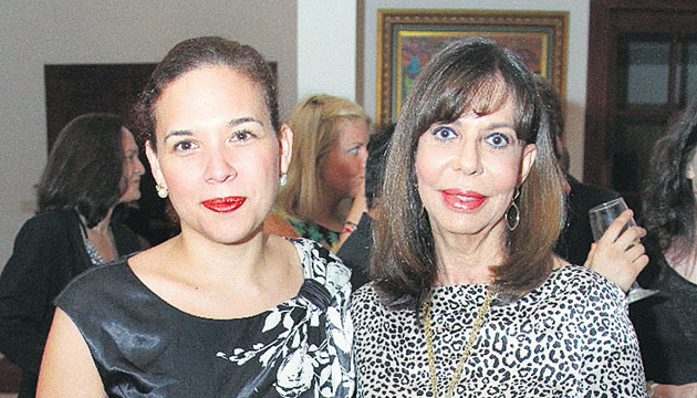 6. Teresita Chávez y María Elena Acevedo.