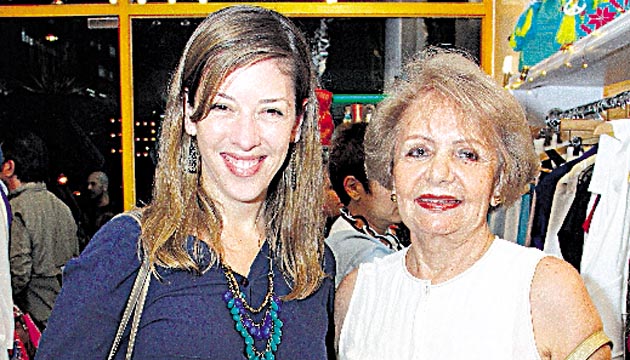7. Ana Carolina Ruiz y Teresa Soto.