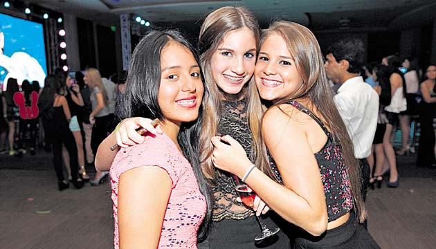 5. Niza Gómez, Valeria Goncalves y Majo Cerrano.