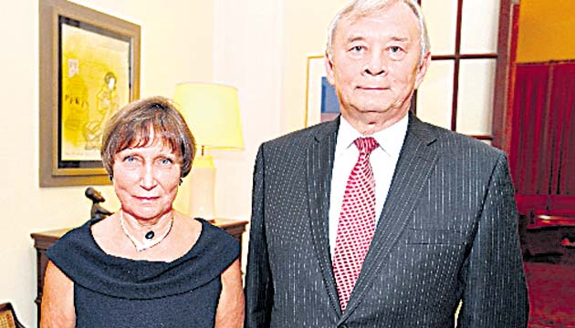 13. Carlos Pérez Almillano y Arancha Luque.