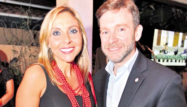 8. Abigail Benzadón y Francisco Álvarez de Soto.