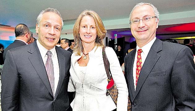 3. Gaspar Tarte, Yolanda Eleta y Diego Eleta.
