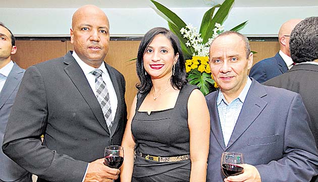 5. Javier González, Rosa Alvarado y Jorge Villamizar.