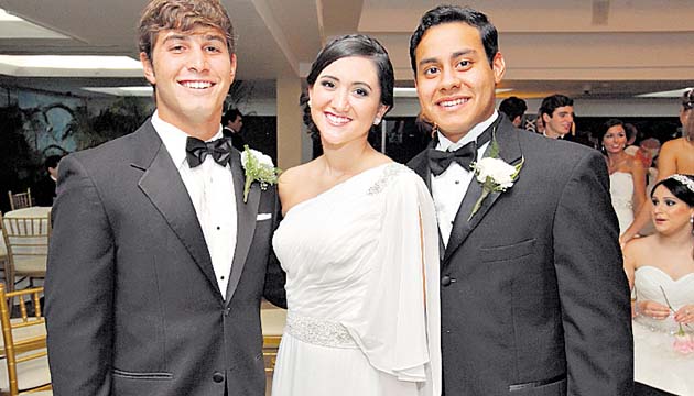 2. Ignacio Hernández, Ana Gabriela Barrios y Gustavo Tinker.