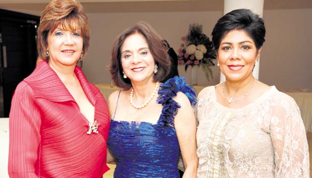 7. Lucy de Diez, Mariela de Chanis y Lorena de Grimaldo.