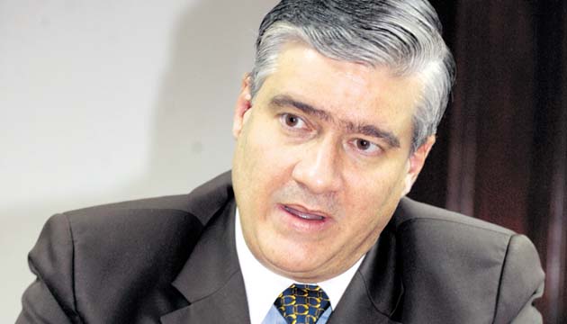 Ministros que niegan declarar / Dulcidio de la Guardia - Ministro de Economía y Finanzas