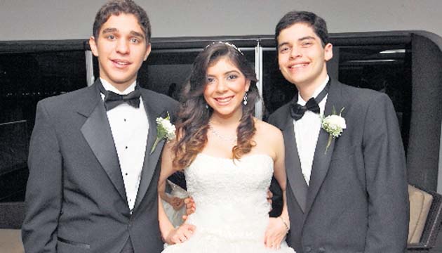4. Francisco Arango, Shantall Solís Márquez y Luis Alberto Icaza Paredes.