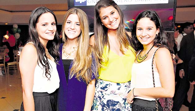 2. Verónica Angulo, Ana Carolina Olarte, Carolina Roux y Miranda Anderson.