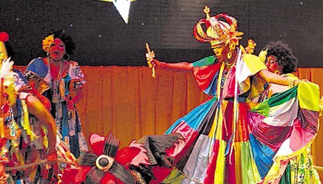 Hubo Danzas y presentaciones artísticas. (Marly Domínguez.)