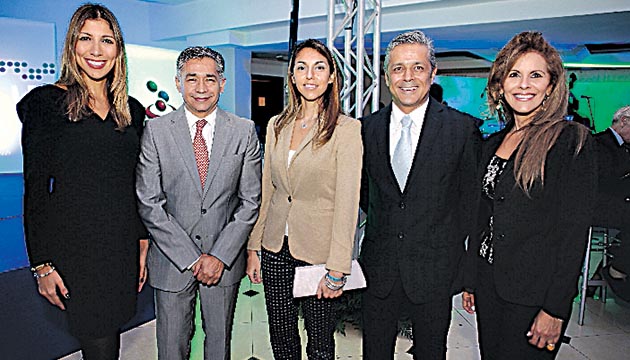 5. Anelissa Villalobos, Armando Rondón, Milagros Joseph, Lucho Contreras y Puchy Serrano.