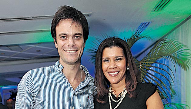6. Juan Cruz y Gina Rodríguez.