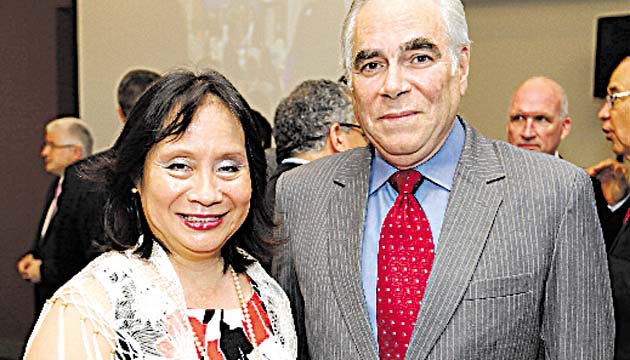 3. Rita Wong y Nessim Bassan.