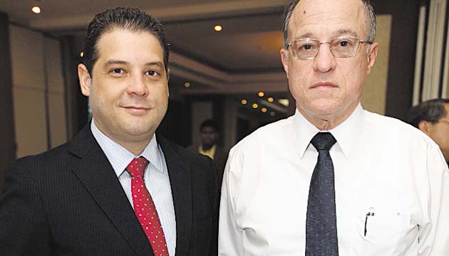 7. Gustavo Valderrama y Augusto Arosemena.