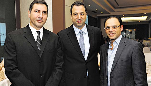 12. Ahmed Elneser, Nidal Waked y Henry Levy.