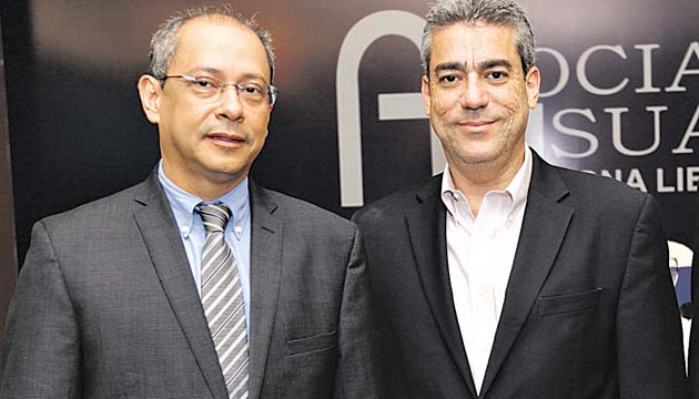 13. Javier Terrientes y Miguel Mayo.