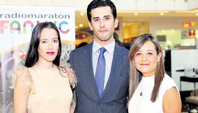 11. Laura Delgado, Joaquín Moguer y Tatiana Vizcaino.