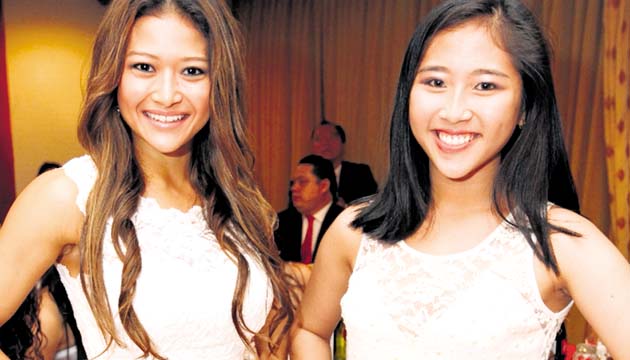 8. Mónica Lee y Yoselin Huang.