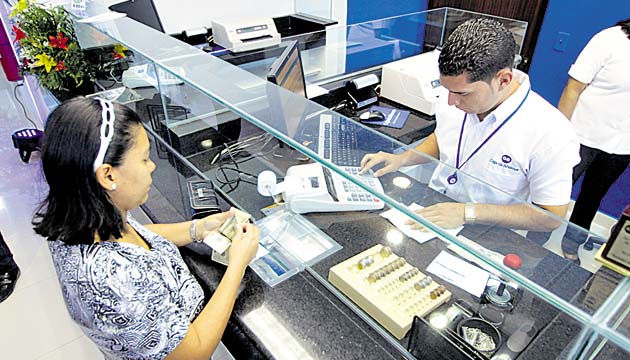Clientes bancarios deben ser concientizados sobre el tema.(Archivo)