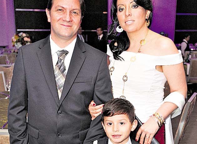 6. Alan Steenstrup, Valentín González Monroy y Nora Monroy Maldonado.