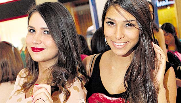 8. Anybetze Marin y Vanessa Arzolay.